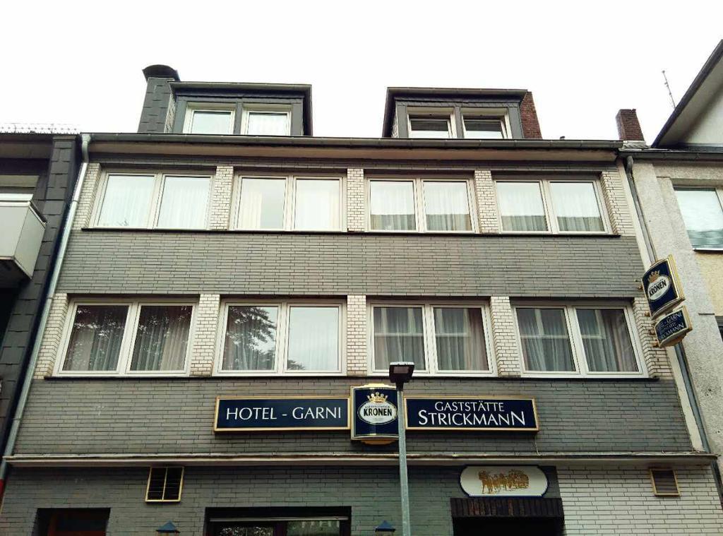 Hotel Yans Оберхаузен Стая снимка