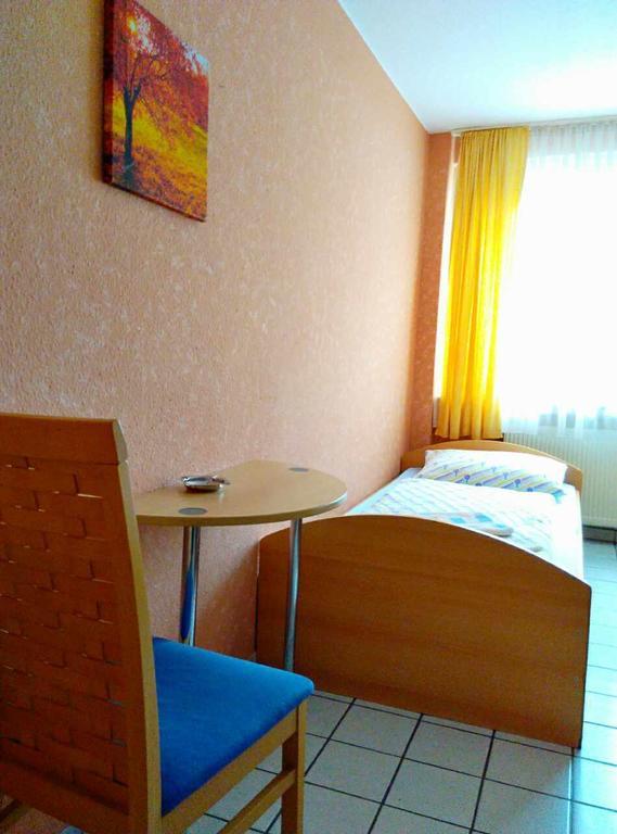 Hotel Yans Оберхаузен Стая снимка