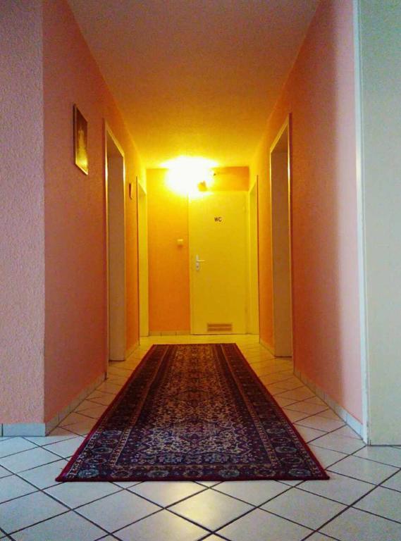Hotel Yans Оберхаузен Стая снимка